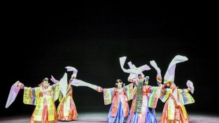 [포토] 전통 우리춤을 이어가다